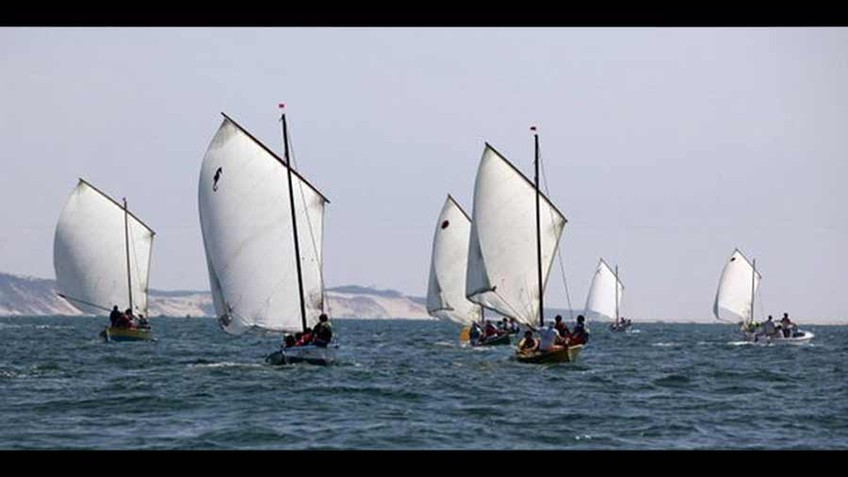 RÉGATE DES PINASSES A VOILE - LUMIÈRE D'AMBIANCE - WALL ART - CAP FERRET 